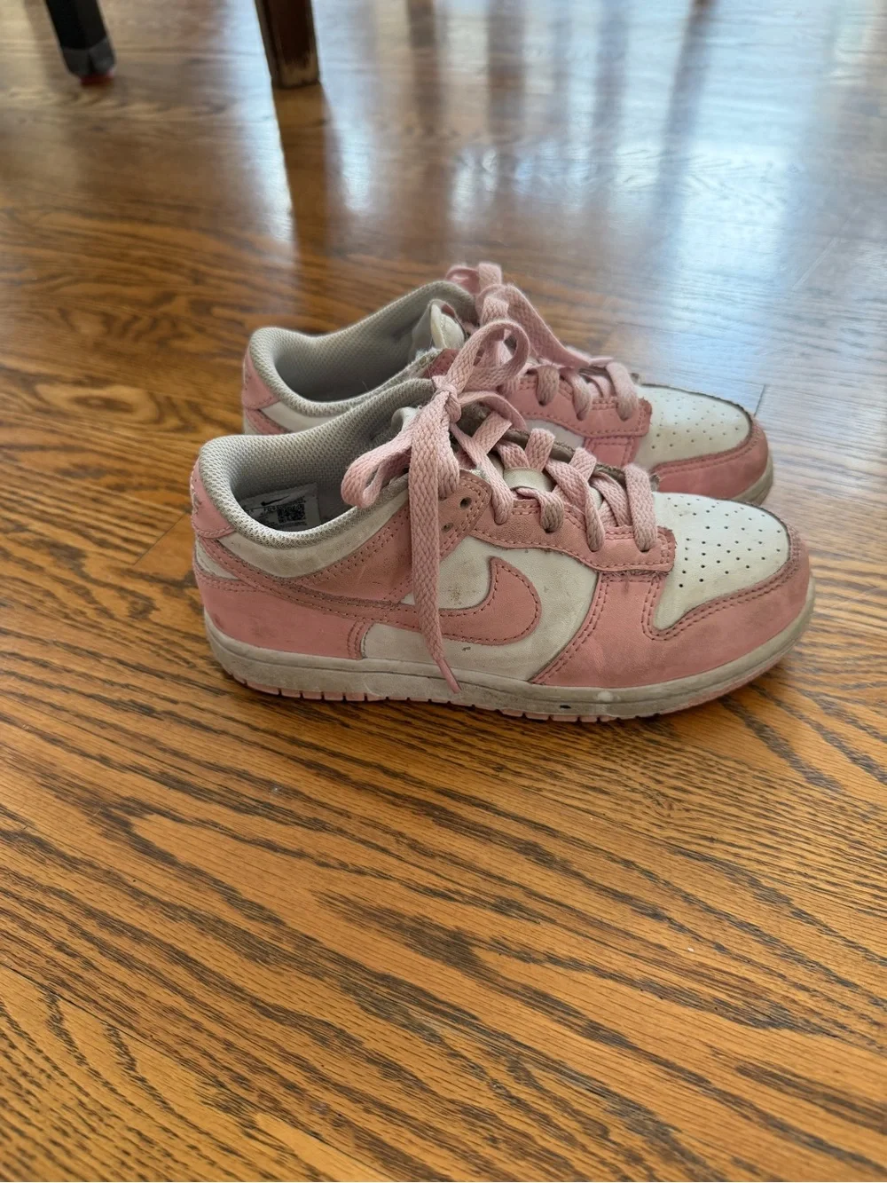 Girls Nike Court Borough Low Sneakers Pink and White Size 1